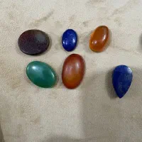تعدادی نگین انگشتر