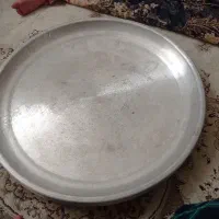 سینی و چهار پایه