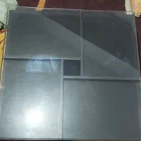 میز عسلی مربع ۱×۱ با شیشه ضخیم  رنگ ونگه  سالم