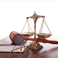 وکیل پایه یک دادگستری