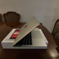 MacBook M1 256 gb ram 6