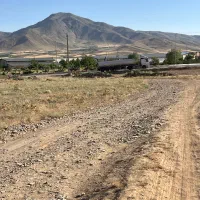 زمین سند داربا آب قنات در شهر زیبای آستانه (اراک)