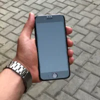 ایفون ۸ تمیز