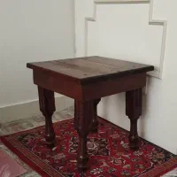 چهار پایه یا میز عسلی
