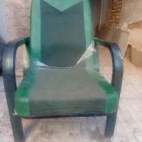 یک عدد صندلی