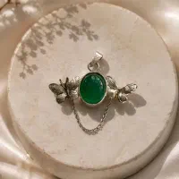 فروش جواهرآلات دست ساز و قلم زنی روی مس