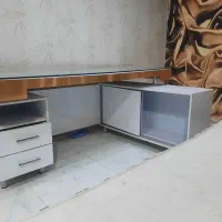 میز اداری و تخت یکنفره
