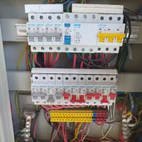 برقکار اتصالی کولر تعمیرات برق
