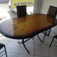 میز با پایه فلزی
