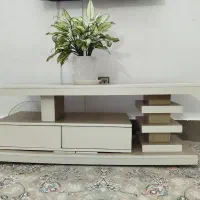 میز تلویزیون کرم