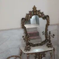 آینه و شمعدان و میز تلفن برنز