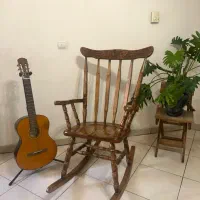 صندلی راک چوبی رنگ خاص