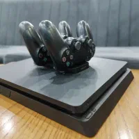 PS4 Slim 1TB. بسیار تمیز. همراه جعبه و بازی