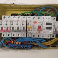 آیفون‌ برقکار لوستر دوربین‌ نورپردازی برق