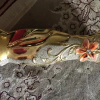 گلدون طلایی