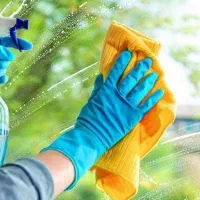 نیروی خدماتی نظافتی آقا