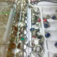 انواع انگشتر  با سنگ طبیعی رنگ ثابت از ۵۰۰ تا ۲۵۰۰