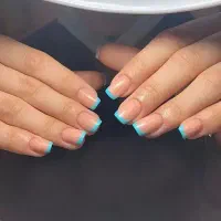 خدمات و اموزش کاشت ناخن