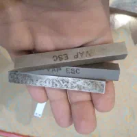 یک عددکولیس وسه عددتیغچه