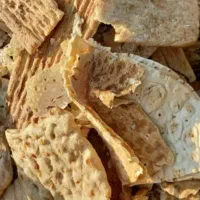 نان خشک خوراک دام