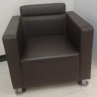 ۲ عدد مبل تک چرمی در حد نو