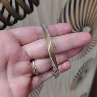 النگو طلا شکسته‌