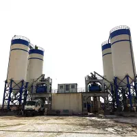 راننده پایه یک تریلی کمپرسی