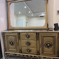 آینه و کنسول شیک و زیبا کاملا در حد نو