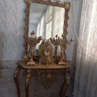 آینه و شمعدان و ساعت