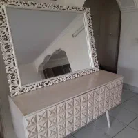 آئینه و کنسول منا.سب سالن های زنا.نه