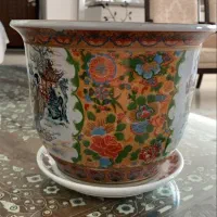 گلدان بسیار قدیمی