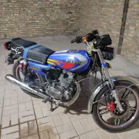 فروش یک دستگاه موتورسیکلت پیشرو ۲۰۰