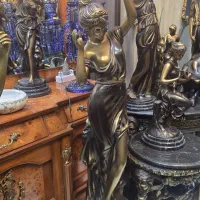 مجسمه برنز کنارسالنی جفت چپ و راست