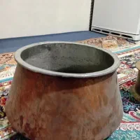 دیگ مسی کاملا سالم حراج