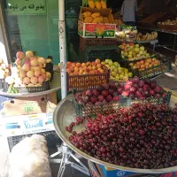 به یک خانوم جهت کار در مغازه میوه فروشی