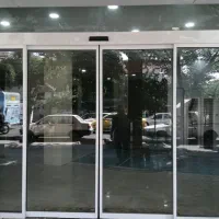 مجتمع بازرگانان برخیابان اصلی