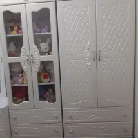 تخت و کمد