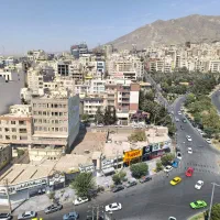 ساختمان پزشکان در بهترین نقطه عظیمیه