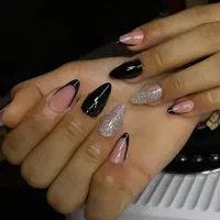 تخفیف کاشت ناخن