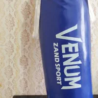 کیسه بوکس و دستکش بوکس