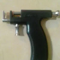 دستگاه گوش سوراخ  کن