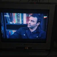دو تلویزیون ۲۱ اینچ و یک گیرنده دیجیتال