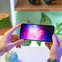 تعویض ال‌سی‌دی موبایل در منزل