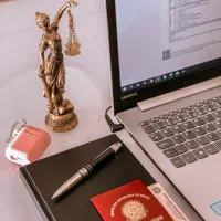 وکیل پایه یک دادگستری ، قبول وکالت
