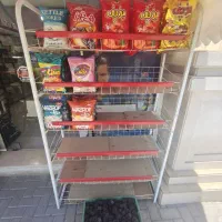 دو عدد استند چیپس و پفک و سینک و روشویی