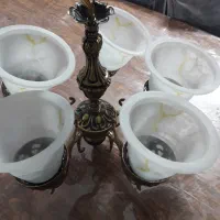 یک عدد لوستر ۵ شاخه طلایی