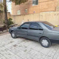 پژو 2000