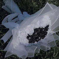 گل روبانی سفید مشکی
