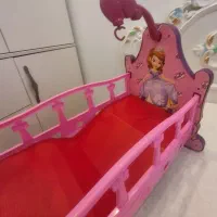 تخت عروسک