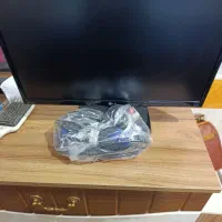 مانیتور 18اینج کامپیوتر با آداپتور